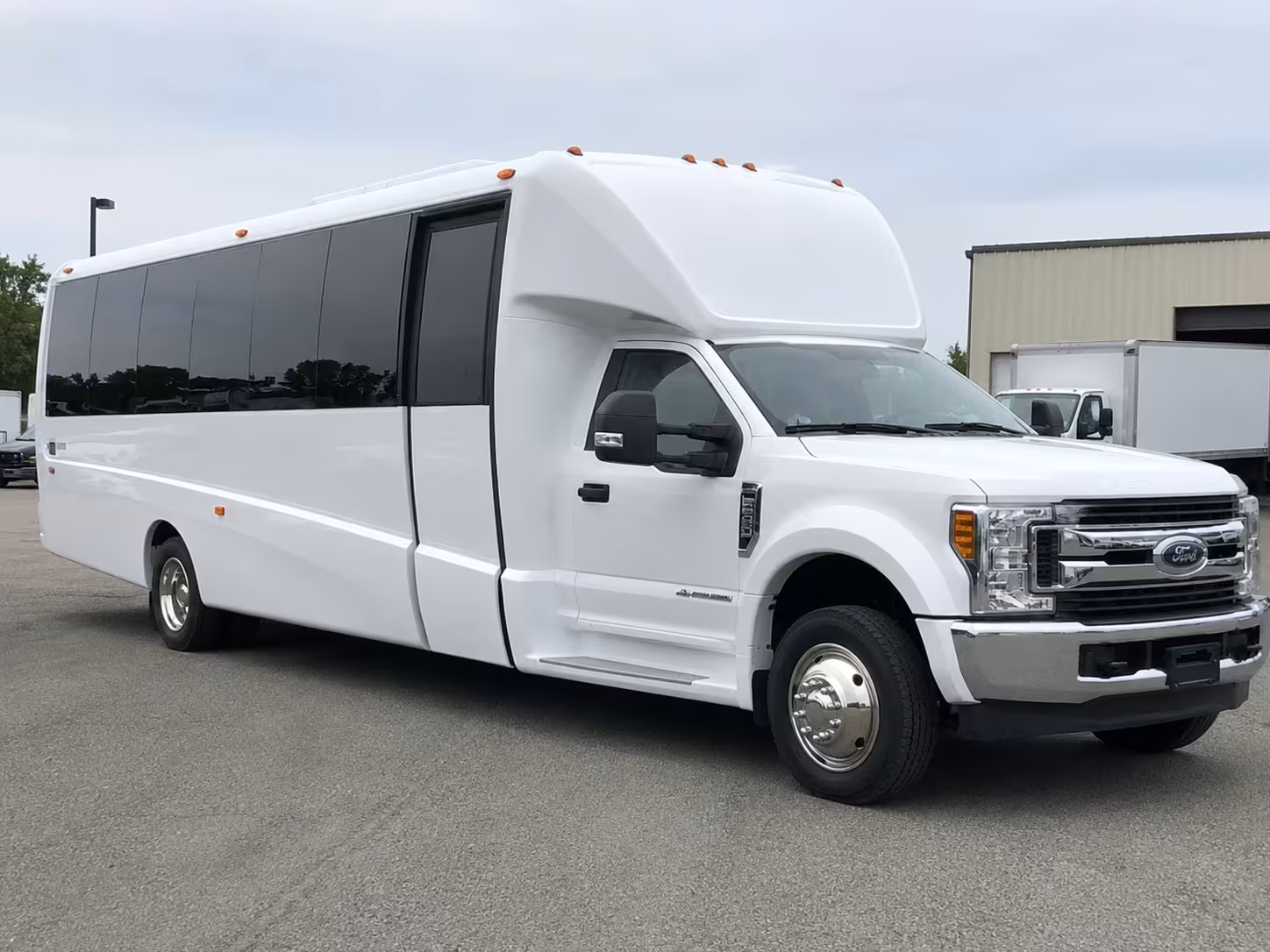 tustin minibus rentals for pretend city field trips